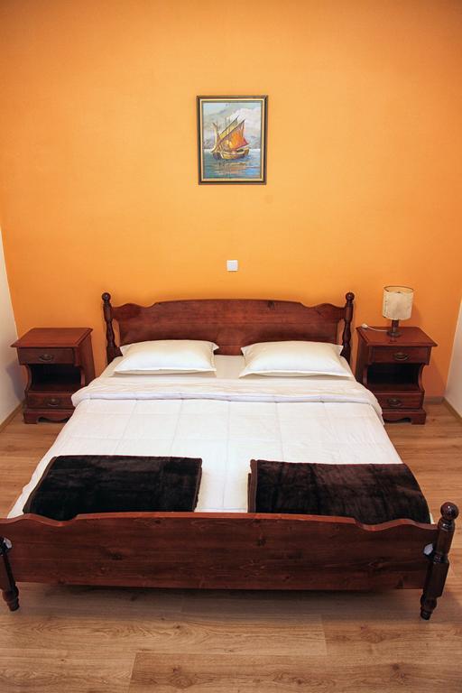 Dck Apartments กอสเตรนา ภายนอก รูปภาพ