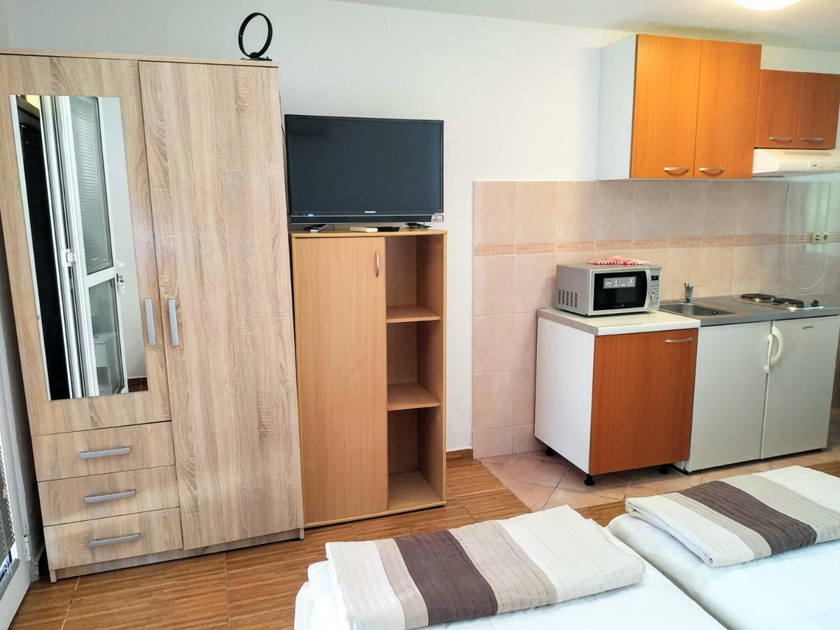Dck Apartments กอสเตรนา ภายนอก รูปภาพ